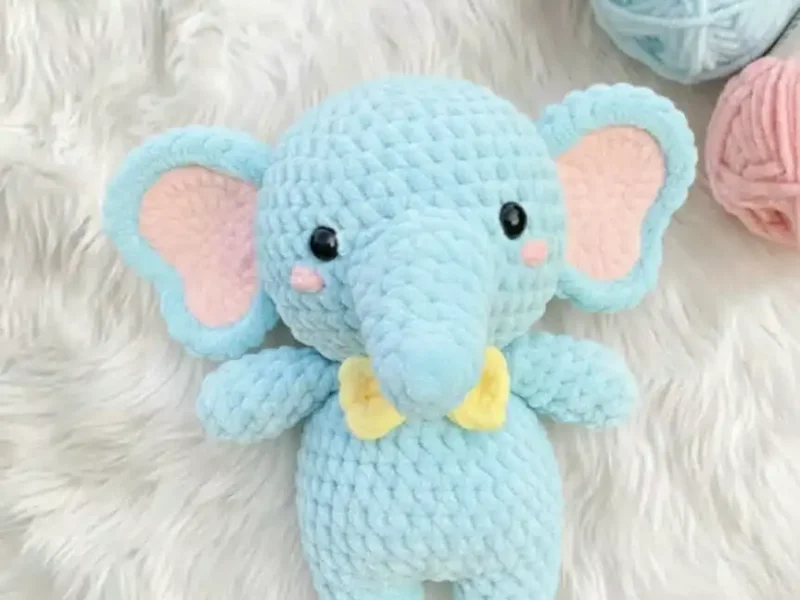Crochet an amigurumi elephant in single crochet