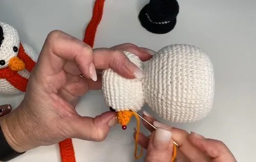Amigurumi snowman crochet pattern for beginners — photo 2