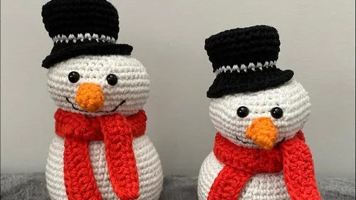 Amigurumi snowman crochet pattern for beginners