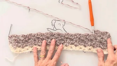 Beginner V-Stitch and Shell Scarf With Fringed Edges — photo 3