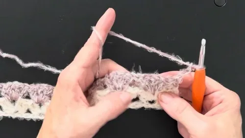 Beginner V-Stitch and Shell Scarf With Fringed Edges — photo 5