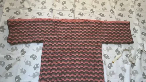 Chain-space mesh lounge sweater for confident beginners