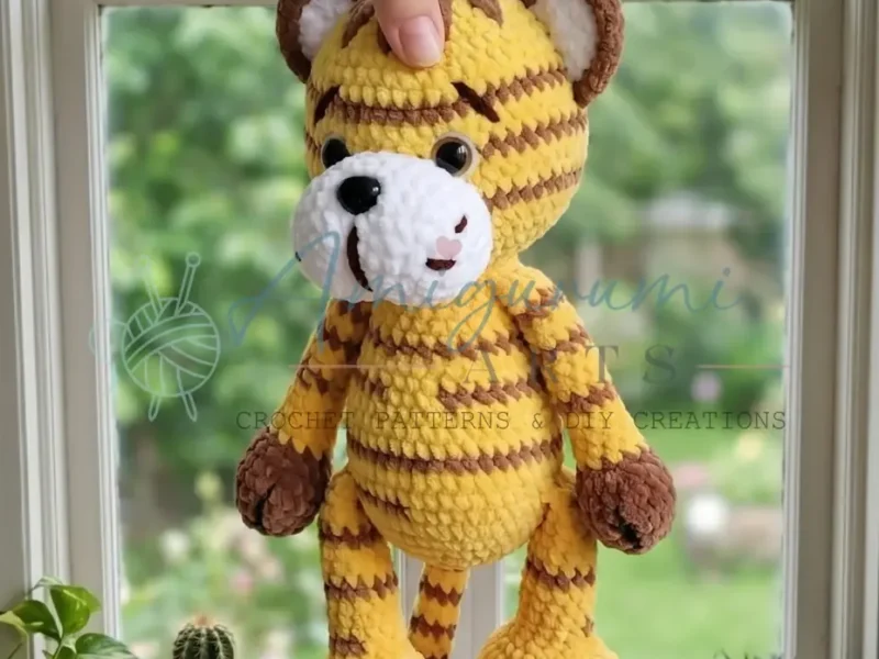 Chunky tiger amigurumi pattern in bulky plush yarn