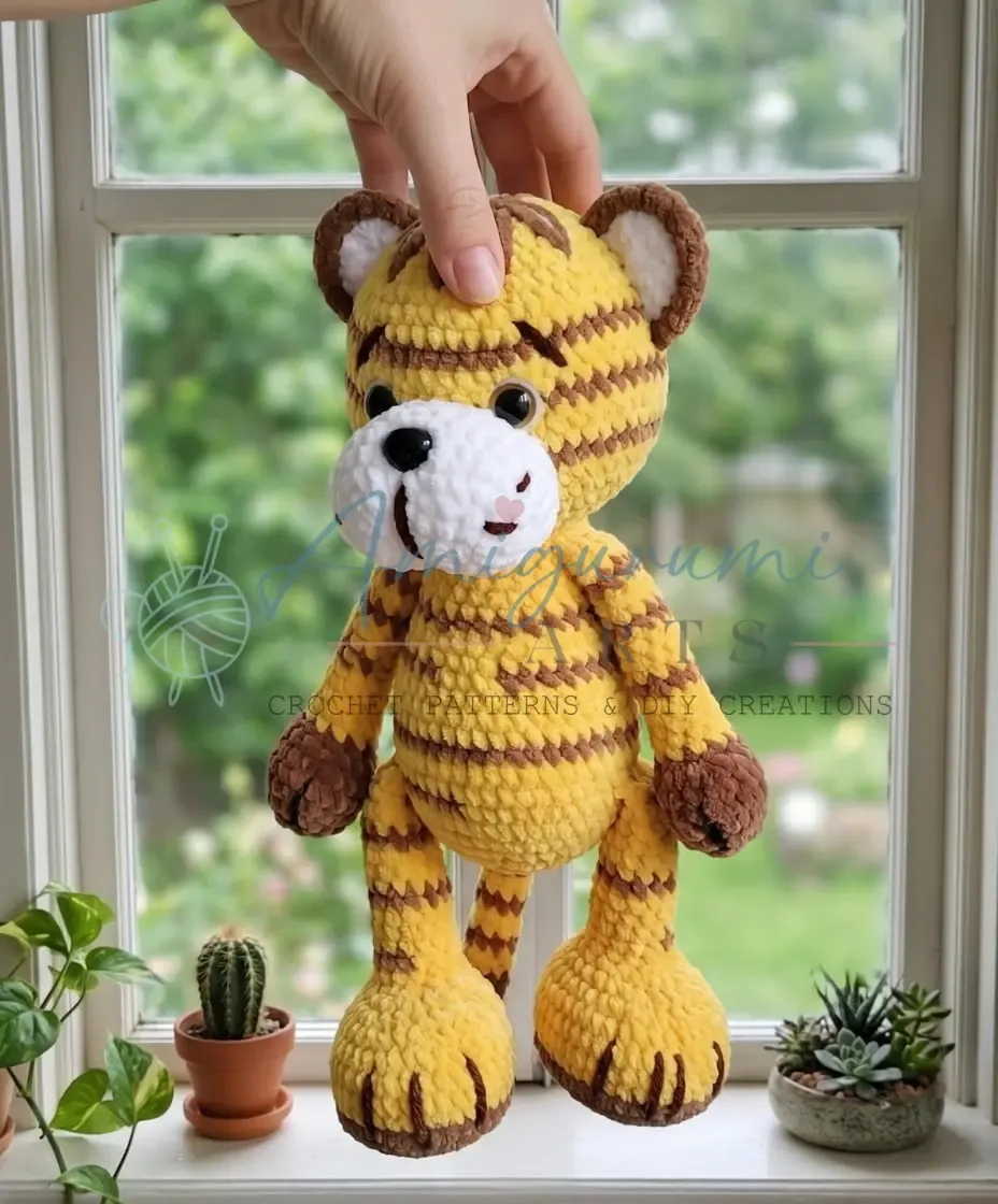 Chunky tiger amigurumi pattern in bulky plush yarn