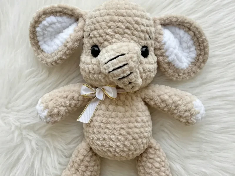 Amigurumi elephant crochet pattern with one-piece body