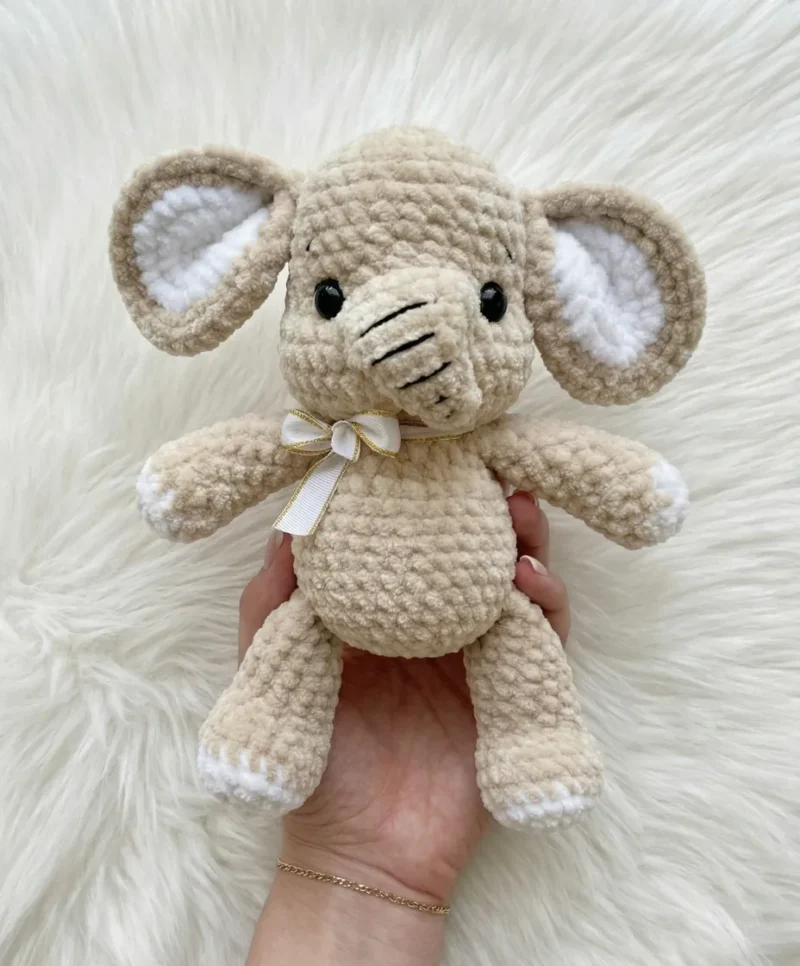 Amigurumi elephant crochet pattern with one-piece body — photo 2