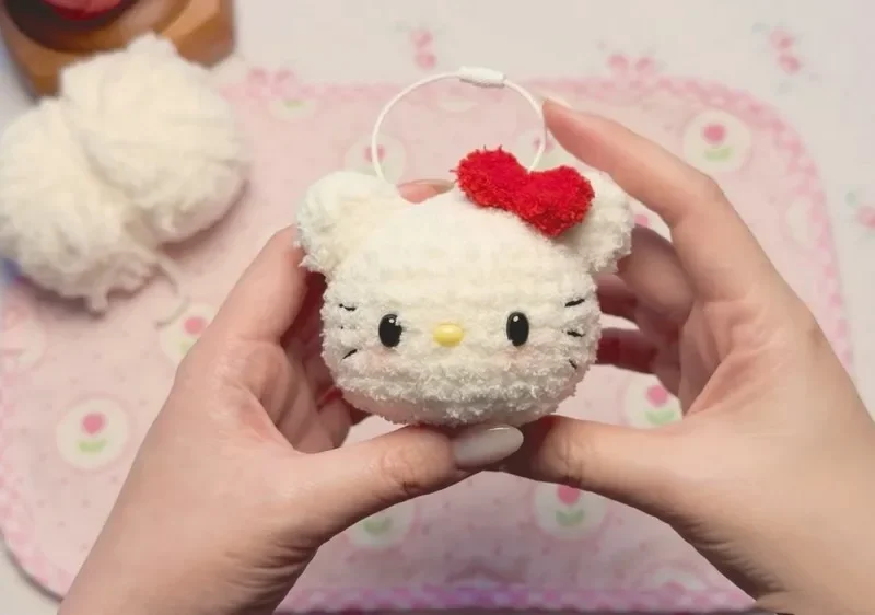 Crochet Hello Kitty plushie pattern for beginners