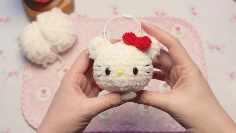 Crochet Hello Kitty plushie pattern for beginners
