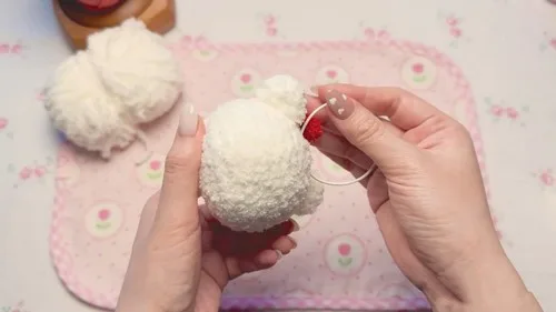 Crochet Hello Kitty plushie pattern for beginners — photo 2
