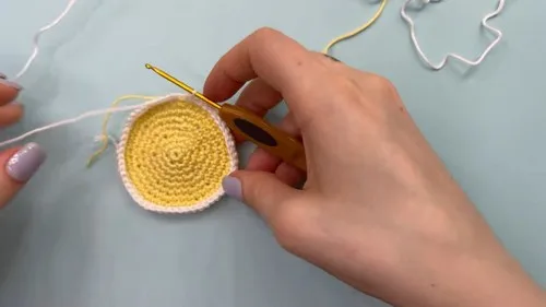 Crochet lemon slice earrings and keychain pattern — photo 4