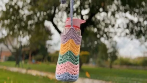 Crochet a wavy water bottle bag from a magic circle — photo 3