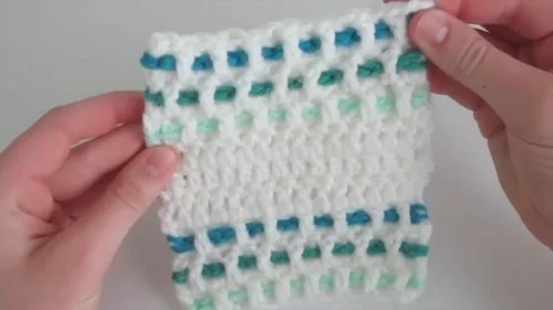 Easy double crochet blanket with woven accent trim — photo 3