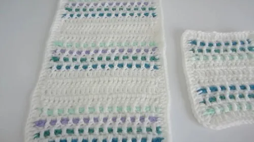 Easy double crochet blanket with woven accent trim — photo 2