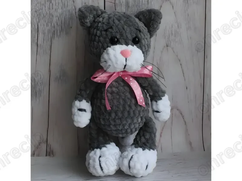 How to crochet a plush kitten amigurumi toy