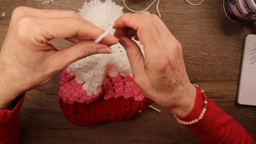 Puff Stitch Beanie With Half Double Crochet Crown Shaping — photo 4