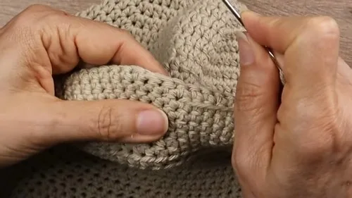 Simple crochet bucket hat pattern for beginners — photo 5