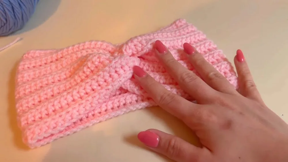 Simple turned-band ear warmer in half double crochet