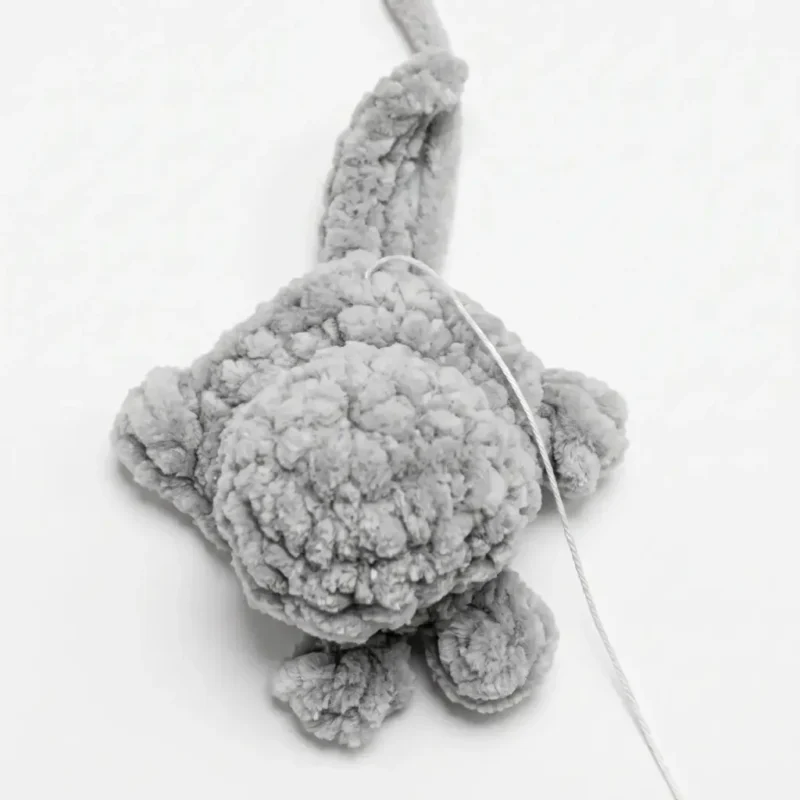 Tiny plush kitten amigurumi pattern in single crochet — photo 5