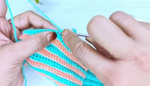 Toe-up crochet socks in worsted weight yarn — photo 2