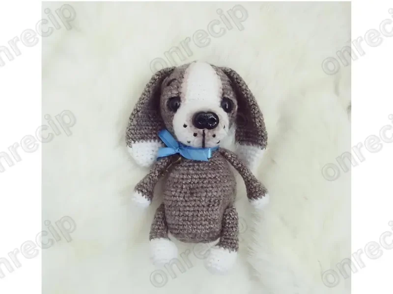 Amigurumi puppy crochet pattern with shaped muzzle and ears