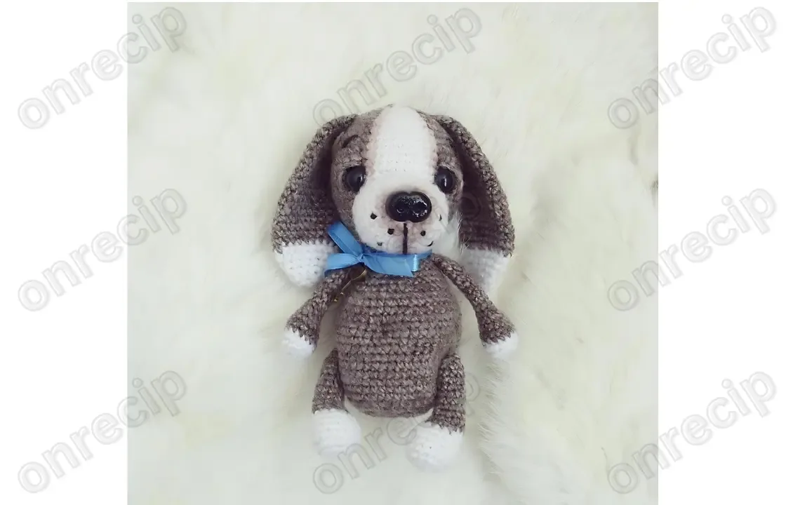 Amigurumi puppy crochet pattern with shaped muzzle and ears