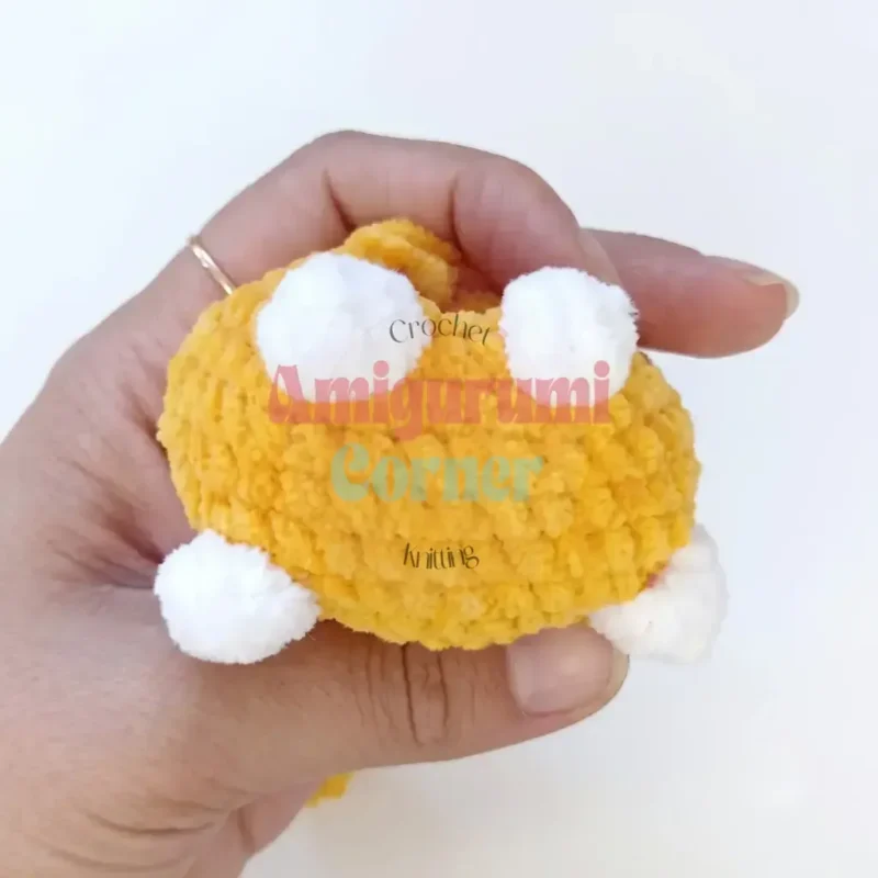 Crochet a big-eyed kitten amigurumi with safety eyes — photo 4