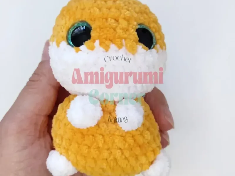 Crochet a big-eyed kitten amigurumi with safety eyes