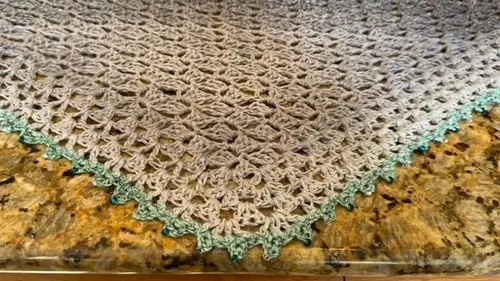 A corner-to-corner shawlette and cowl in double crochet blocks — photo 2