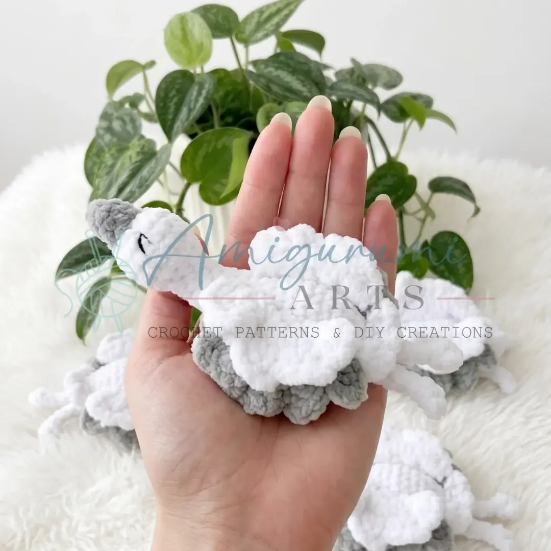 Crane amigurumi pattern in single crochet