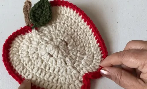 Crochet apple coaster pattern for easy table decor