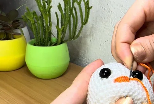 Crochet bunny amigurumi pattern with a heart-shaped carrot — photo 2