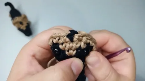 Crochet German Shepherd keychain amigurumi pattern — photo 4
