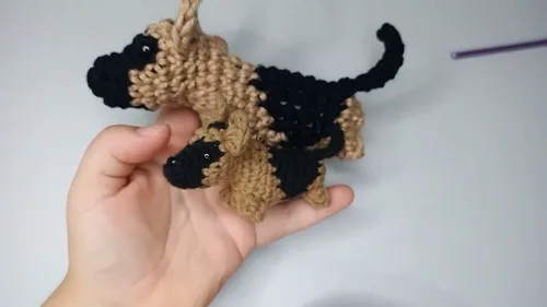 Crochet German Shepherd keychain amigurumi pattern — photo 2
