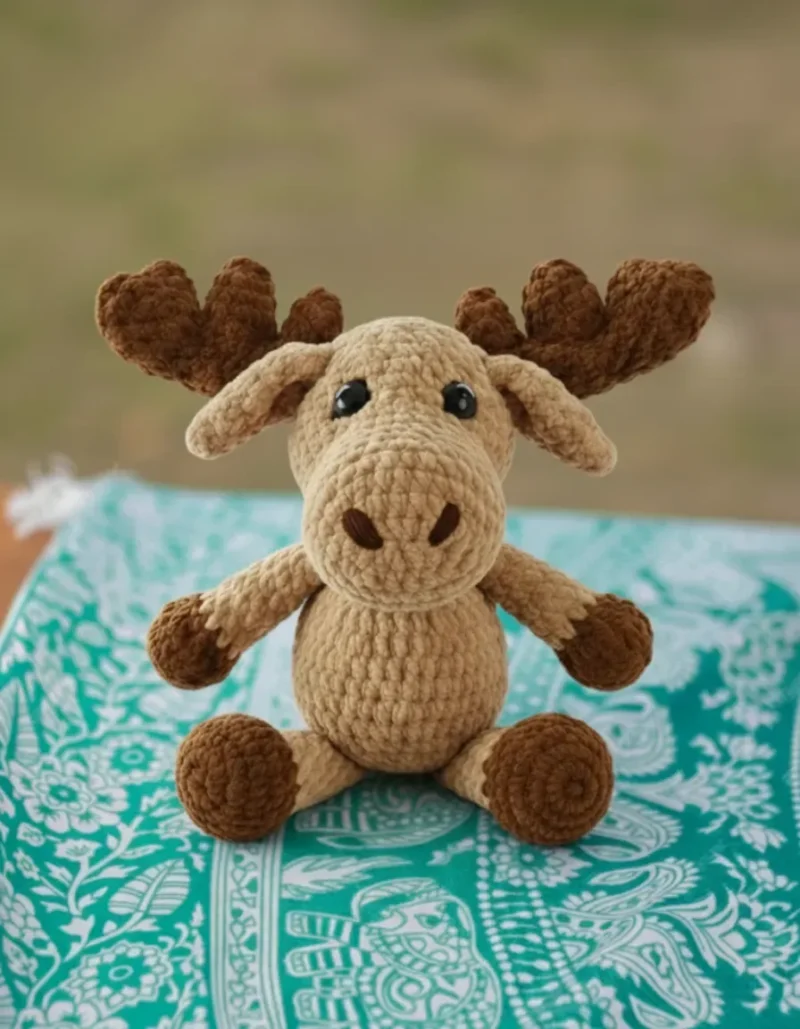 How to crochet a moose amigurumi with shaped antlers — photo 5