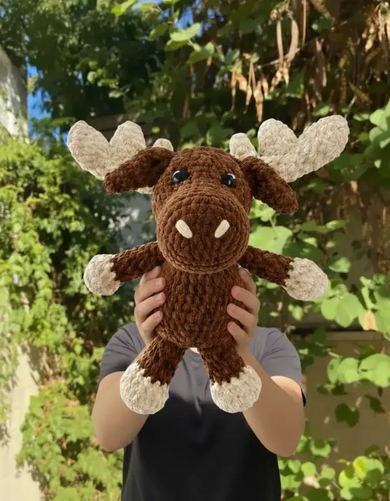 How to crochet a moose amigurumi with shaped antlers — photo 2