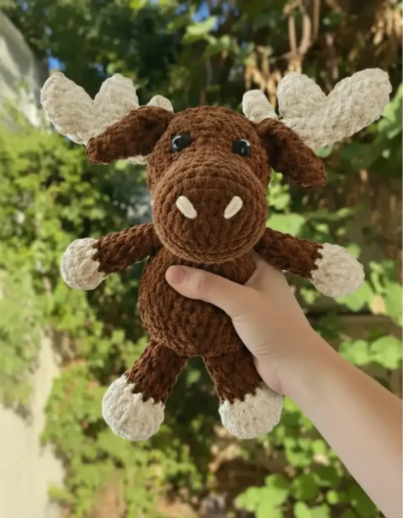 How to crochet a moose amigurumi with shaped antlers — photo 4