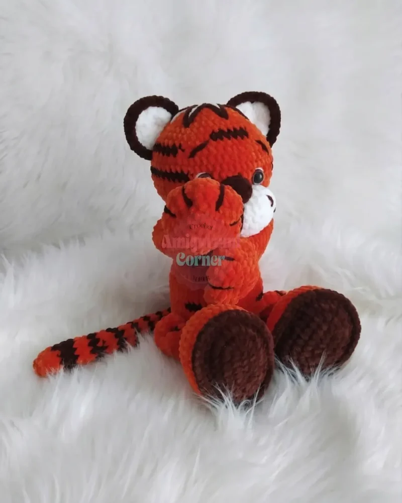 How to crochet a plush tiger amigurumi — photo 2
