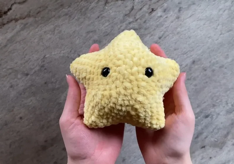 How to crochet a starfish amigurumi plushie