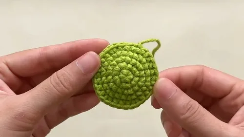 Crochet sunflower pot pattern with wire-leaf detail — photo 4
