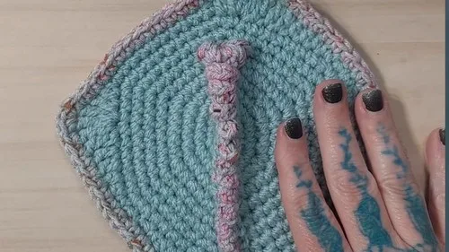 Dragonfly granny square crochet pattern for home or gifting — photo 2
