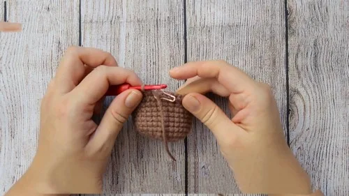 Fox-eared amigurumi crochet pattern for beginners — photo 6