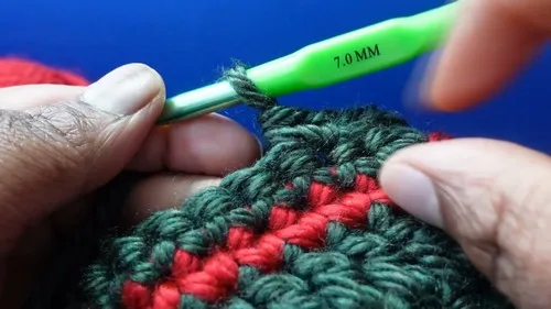 Men's crochet hat with a sloped double crochet brim — photo 5