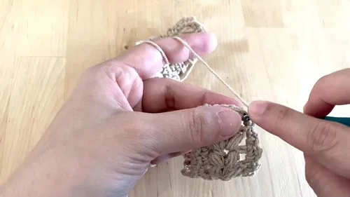 Crochet puff stitch heart keychain pattern — photo 6